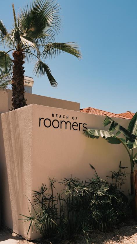 BEACH OF ROOMERS